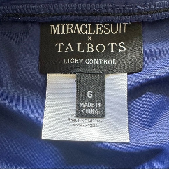 Miraclesuit Talbots Navy Blue Skirt Size 6 Brief Lined Swim Bottom Slit UPF NEW - Picture 2 of 9